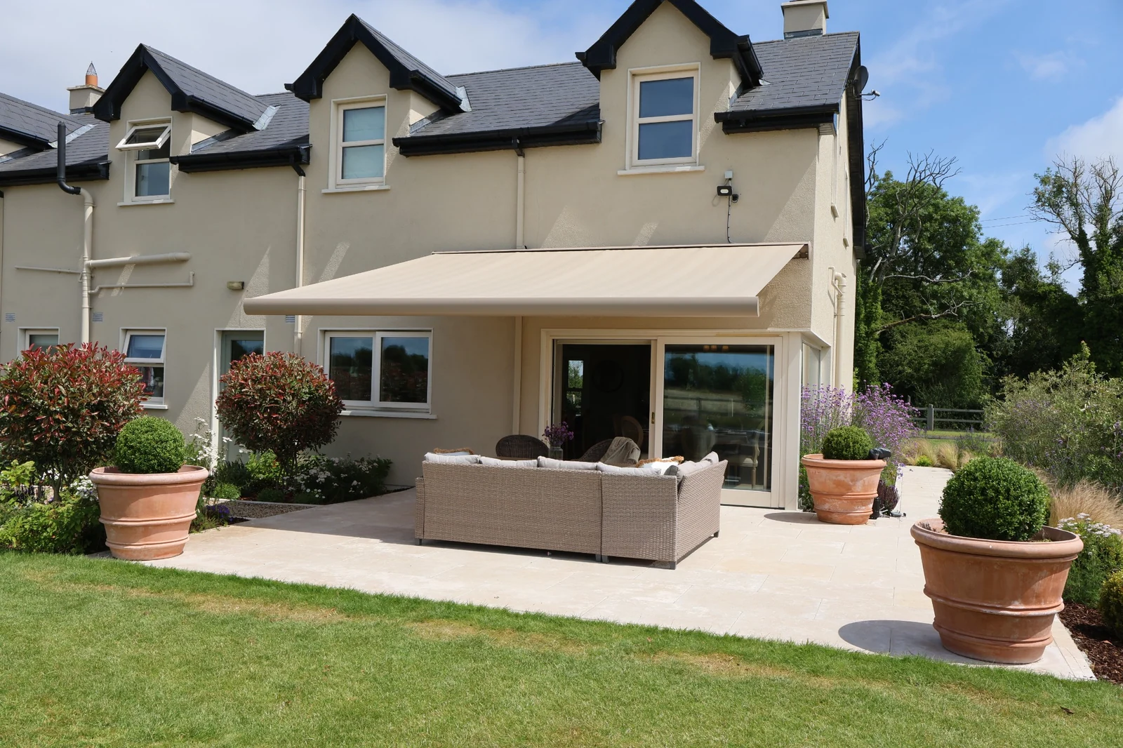 PRO Full Cassette awning example